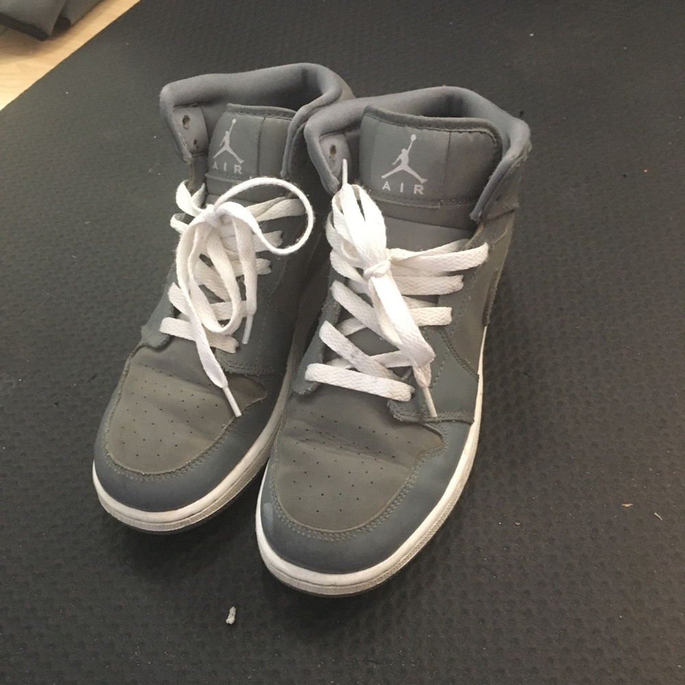Nike high tops size Y6